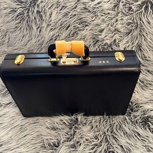 VTG Schlesinger Brothers Black Saddle Leather Briefcase Attaché RARE Sz 18 NWT